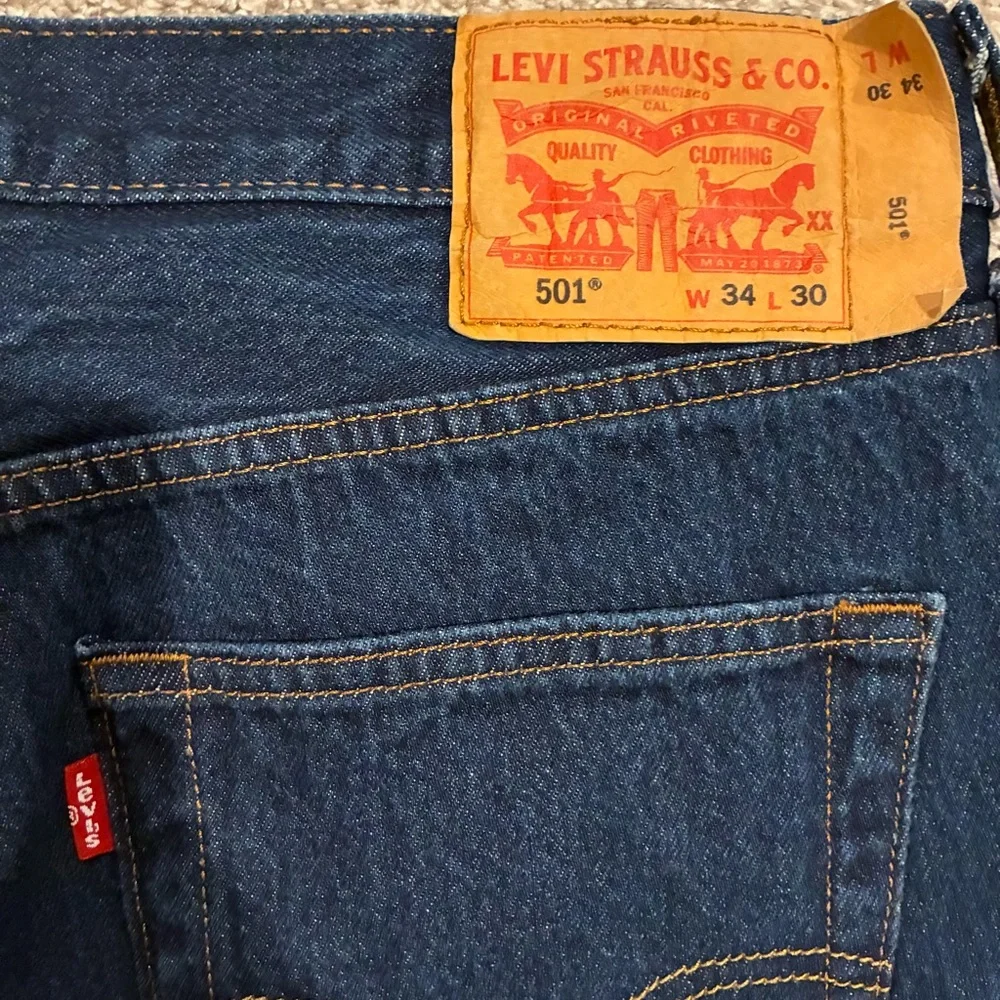 Levi's Jeans Men’s 34x30 Navy Blue 501 Straight-Leg LIKE NEW!